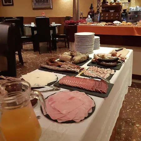 شباب لا بلاثيتا 2*
