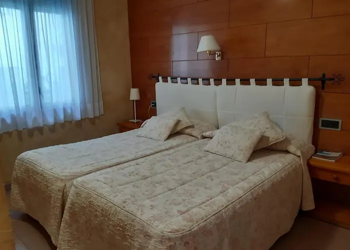 La Placeta בית הארחה 2*